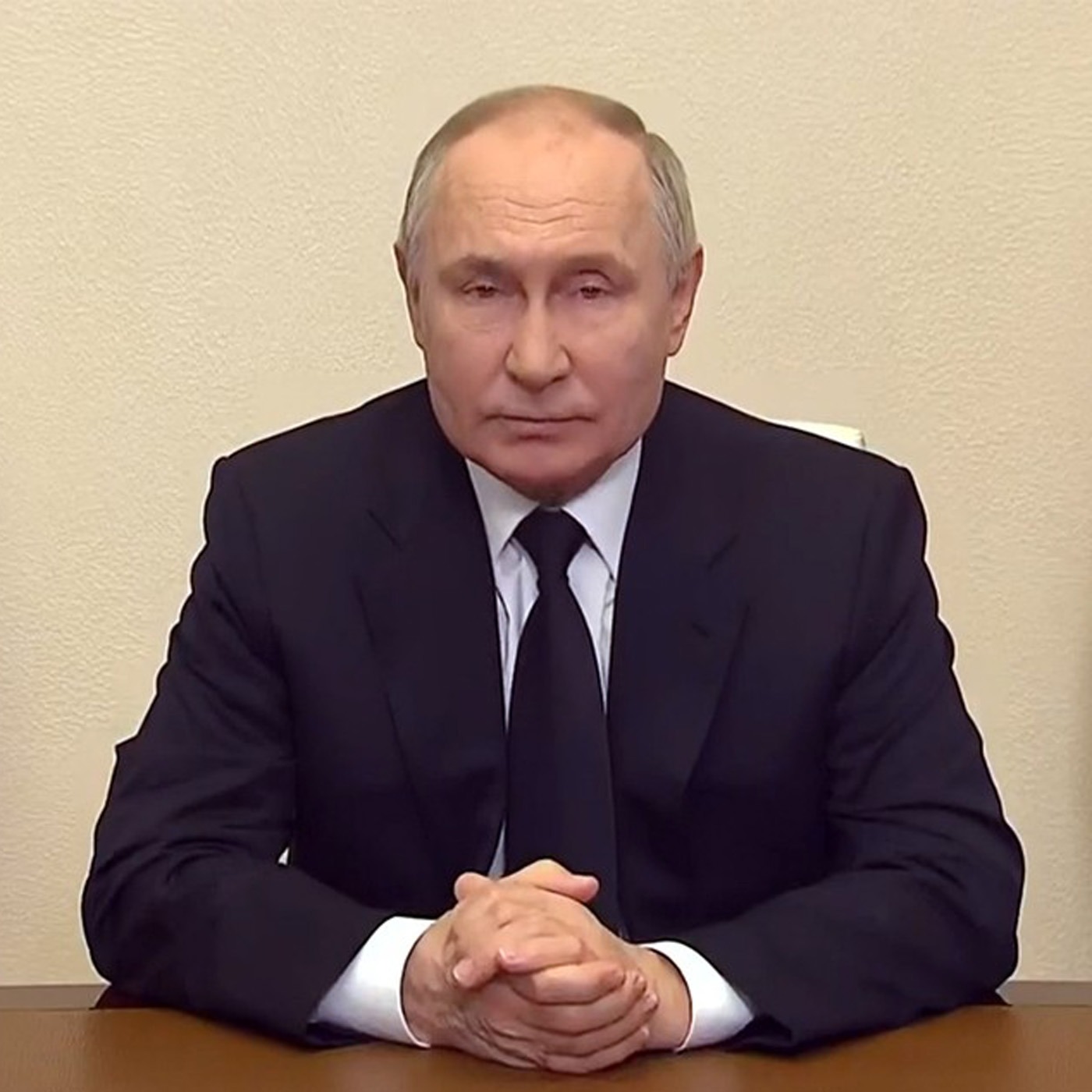 Владимир Путин: «Мы установим и покараем каждого, кто стоит за спиной террористов»