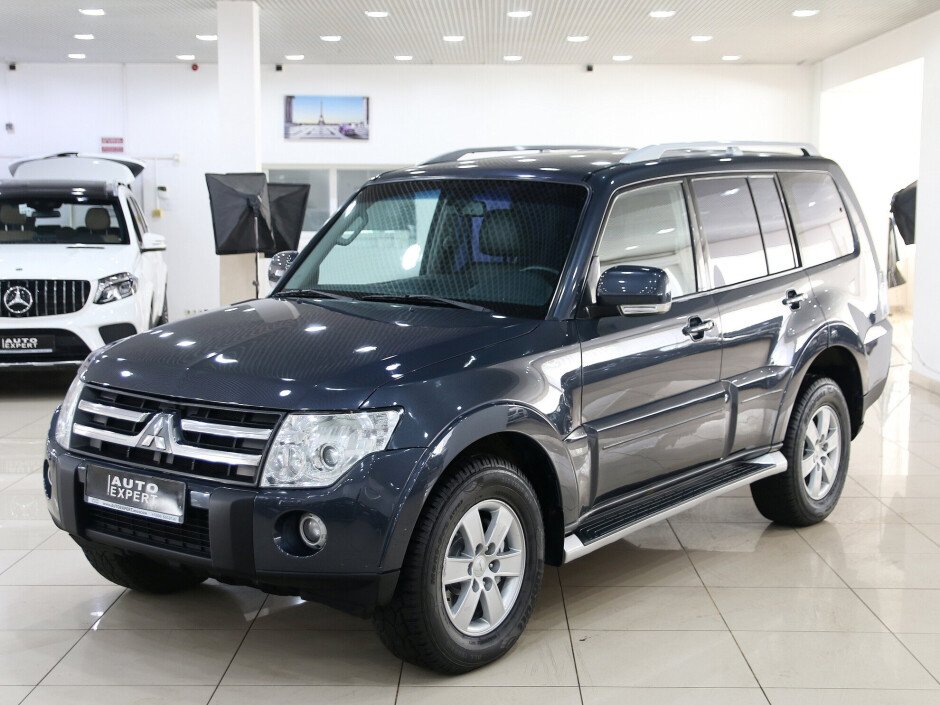 Мицубиси паджеро 2008 г. Pajero 2008. Митсубиси Паджеро 5. Поджерики машина. Паджеро 4 2019 это не паркетник.