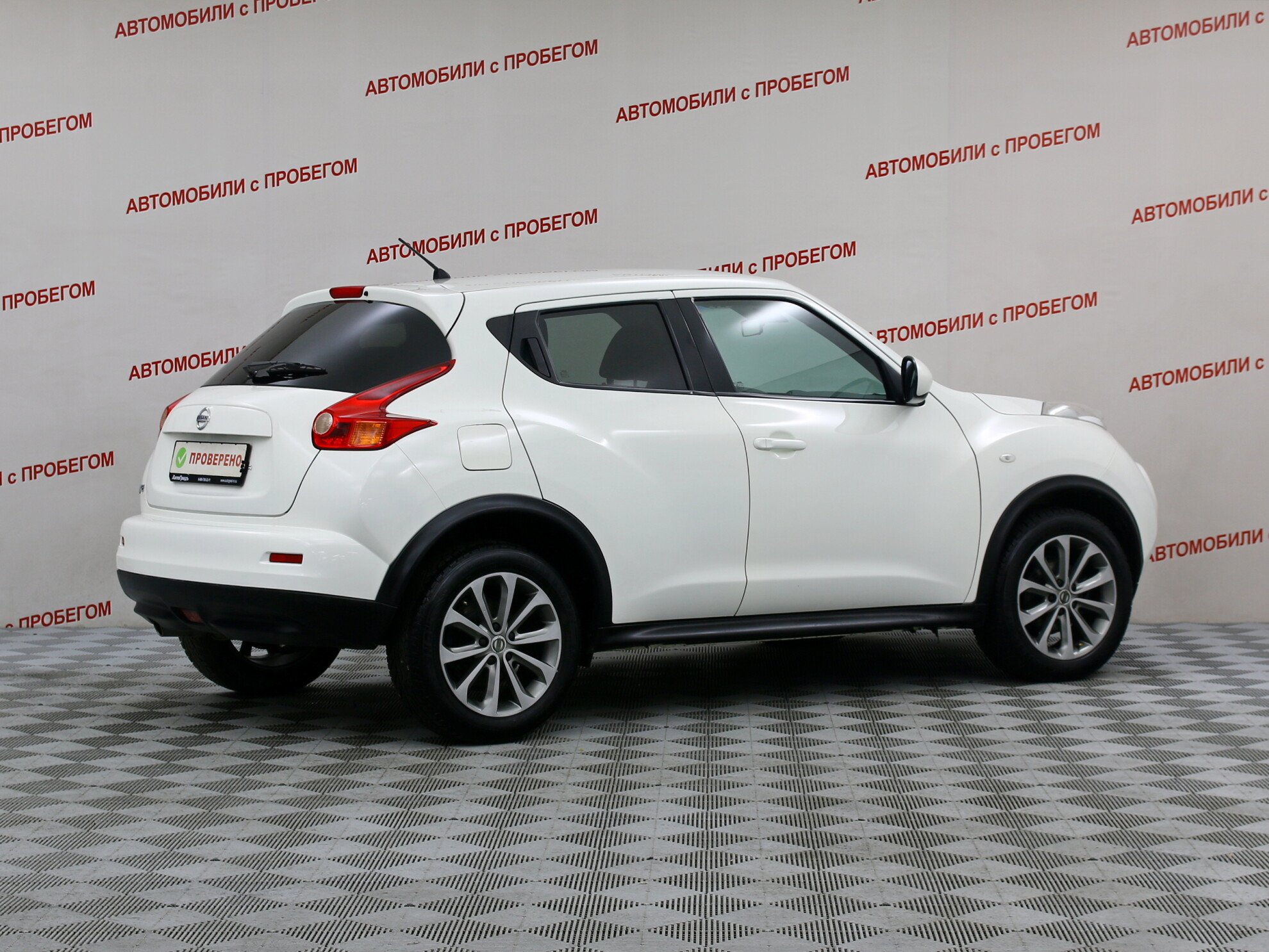 Купить Nissan Juke 1.6 CVT (117 л.с.) 2011 г. с пробегом 139 311 км. в  Москве | Ниссан Джук за 489 000 руб., ID 693708 — CARRO