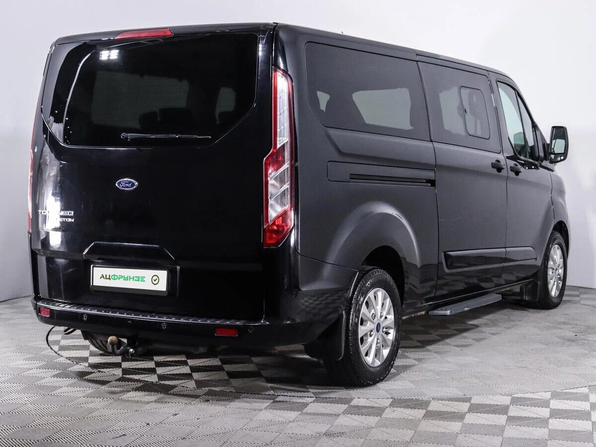 Ford tourneo custom 2.2. Рено трафик 2 поколения. Рено трафик 1. Рено трафик 2011. Рено трафик 2023 пассажирский.