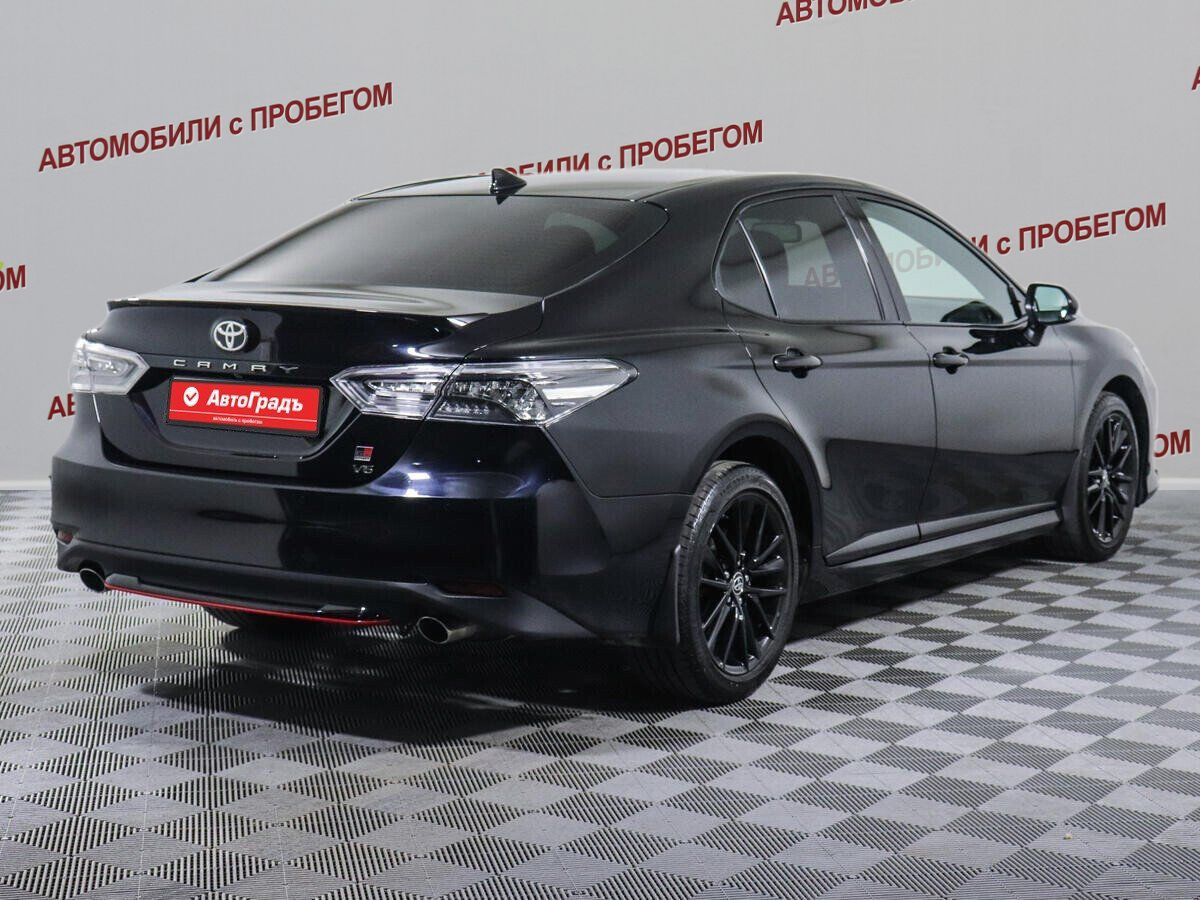 Купить Toyota Camry 3.5 AT (249 л.с.) 2021 г. с пробегом 14 255 км. в  Москве | Тойота Камри за 2 899 000 руб., ID 218612 — CARRO