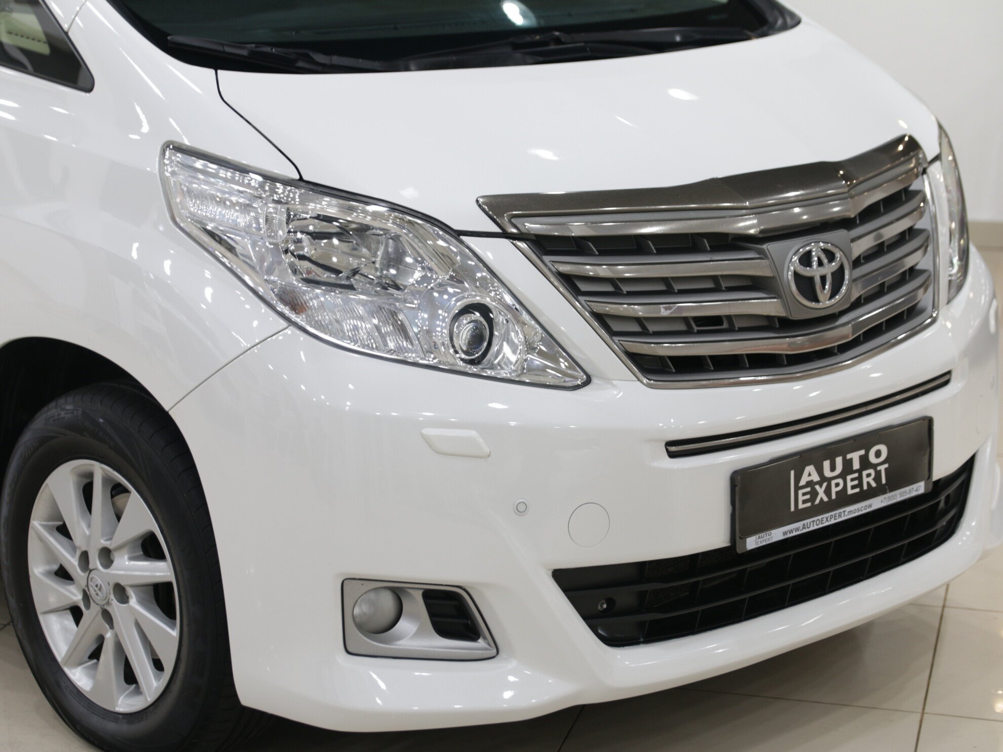 Toyota Alphard 2014. Тойота альфард 2014.