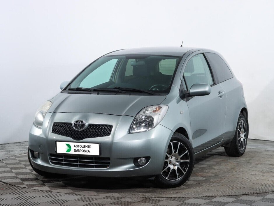 Тойота ярис 2008 робот. Toyota Yaris 2. Toyota Yaris 2008. Тойота Ярис 2008г. Тойота Ярис 2008 года выпуска.