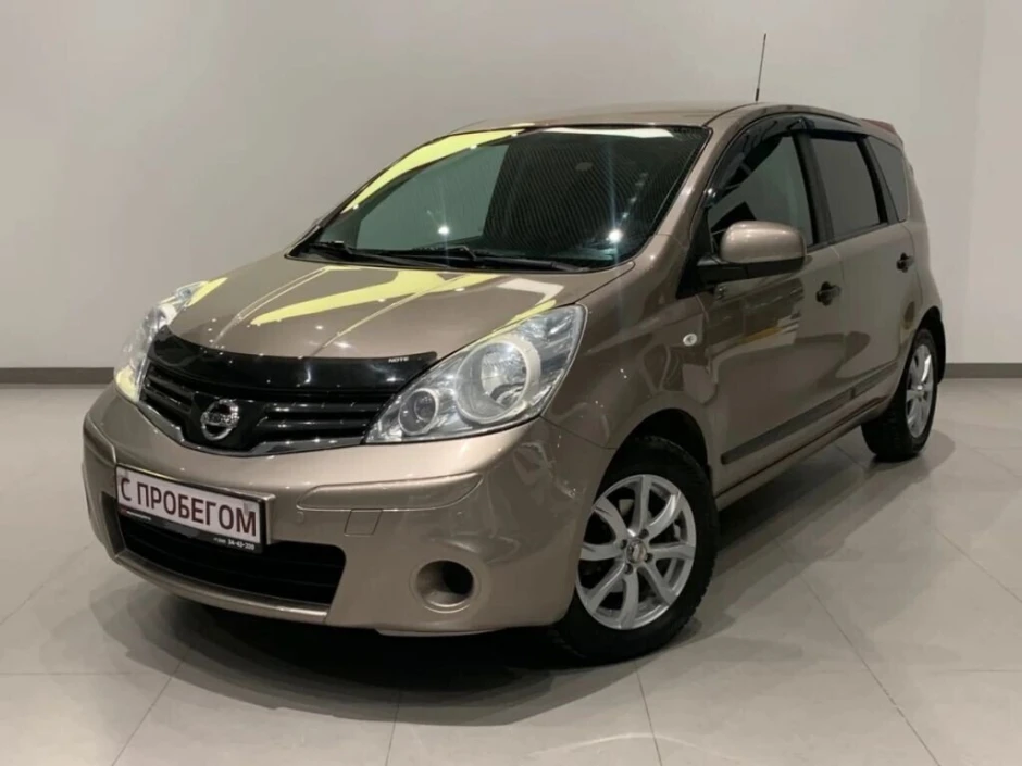 Nissan note 2012. Nissan Note Aura.