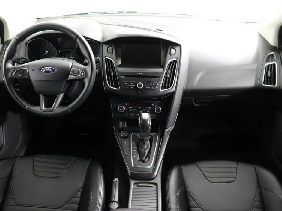 Форд фокус 1.6 робот отзывы. Ford Focus 3 салон. Форд фокус 3 2012 салон. Форд фокус 3 хэтчбек салон. Ford Focus 3 2012 салон.