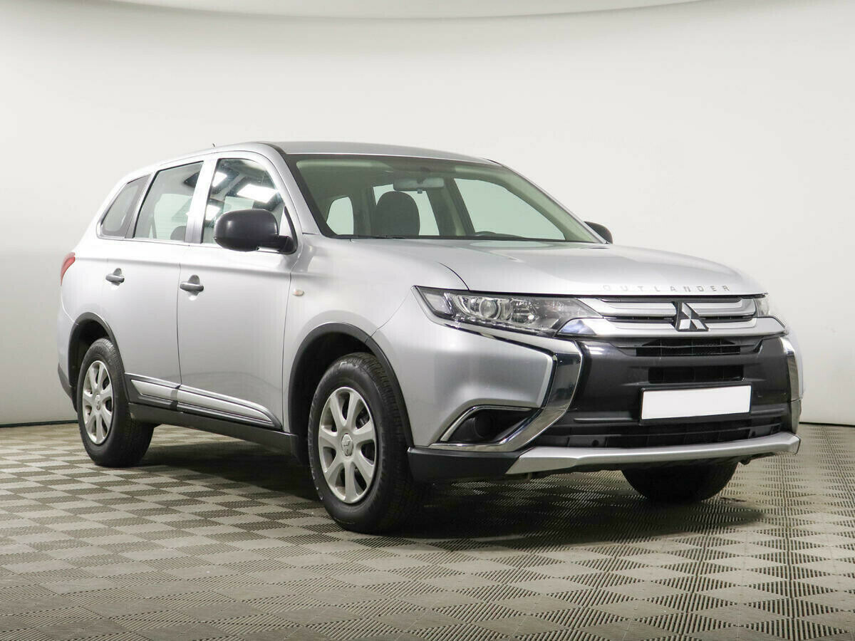 Outlander 2015. Mitsubishi Outlander 2015. Митсубиши Аутлендер 2015. Mitsubishi Outlander 2.0 CVT. Митсубиси Аутлендер 2015г.