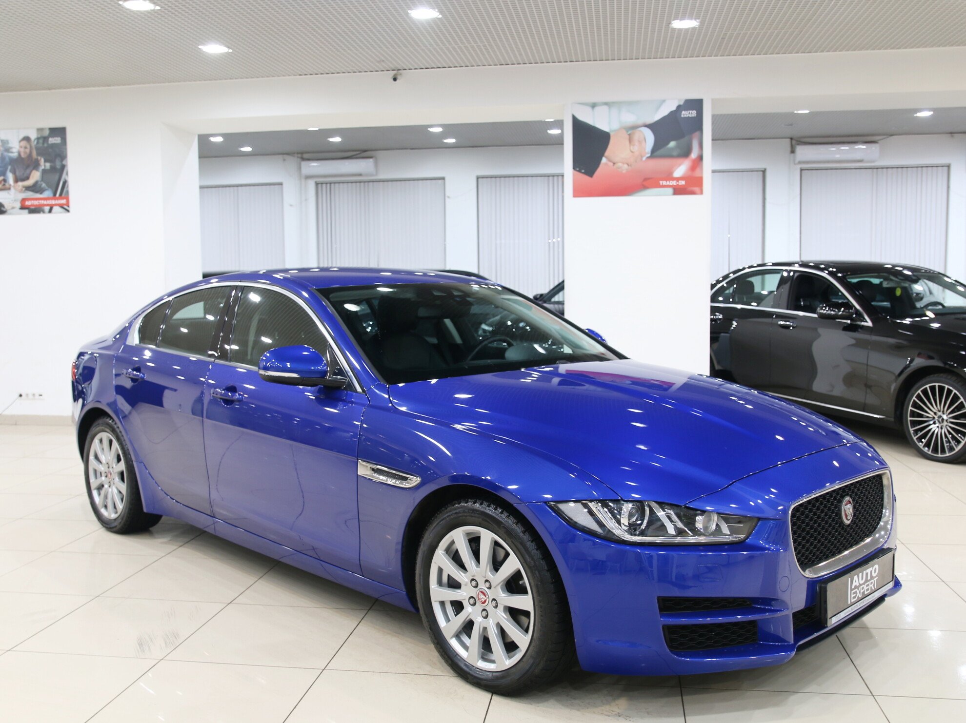 Jaguar xe i 2015