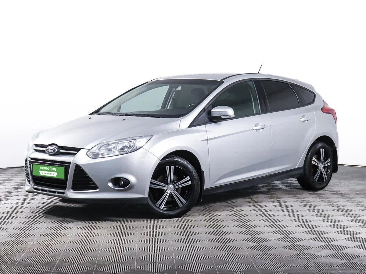 Форд фокус 1.6 робот отзывы. Ford Focus 2012. Форд фокус 3 2012 2.0. Ford Focus 2012 хэтчбек. Ford Focus 3 2012.