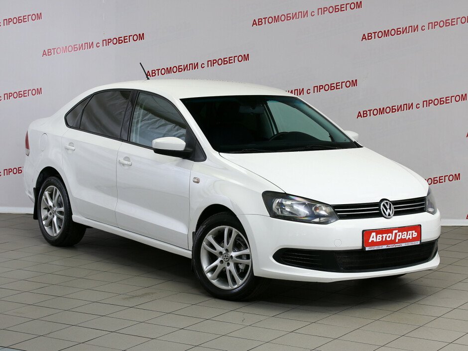 Polo box. Volkswagen Polo 1.6 МТ 2012. Фольксваген поло 2012 белый. Volkswagen Polo 1.6 белая. Купить Фольксваген поло бу в Воронеже.