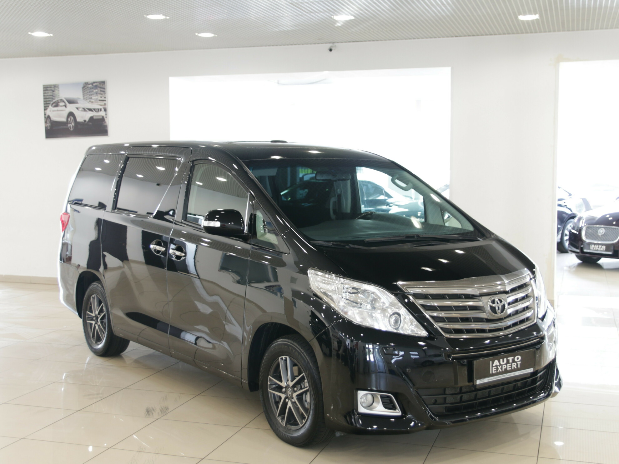 Тойота альфард 2014. Toyota Alphard 2014. Toyota Alphard 2014 года. Тойота альфард 2013 года. Ролики Тойота альфард моторные.