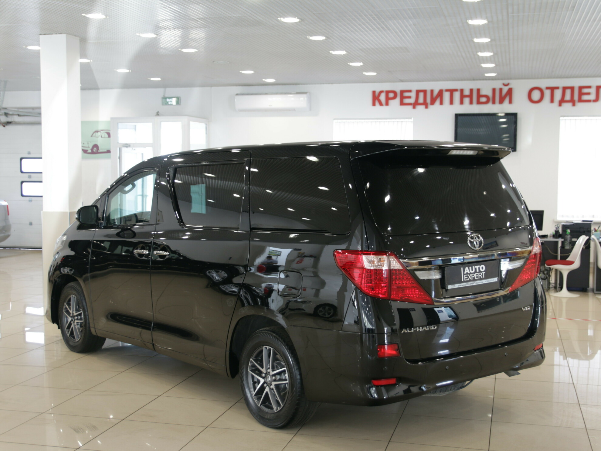 Тойота альфард 2014. Toyota Alphard 2014 года. Тойота альфард 2013 года.