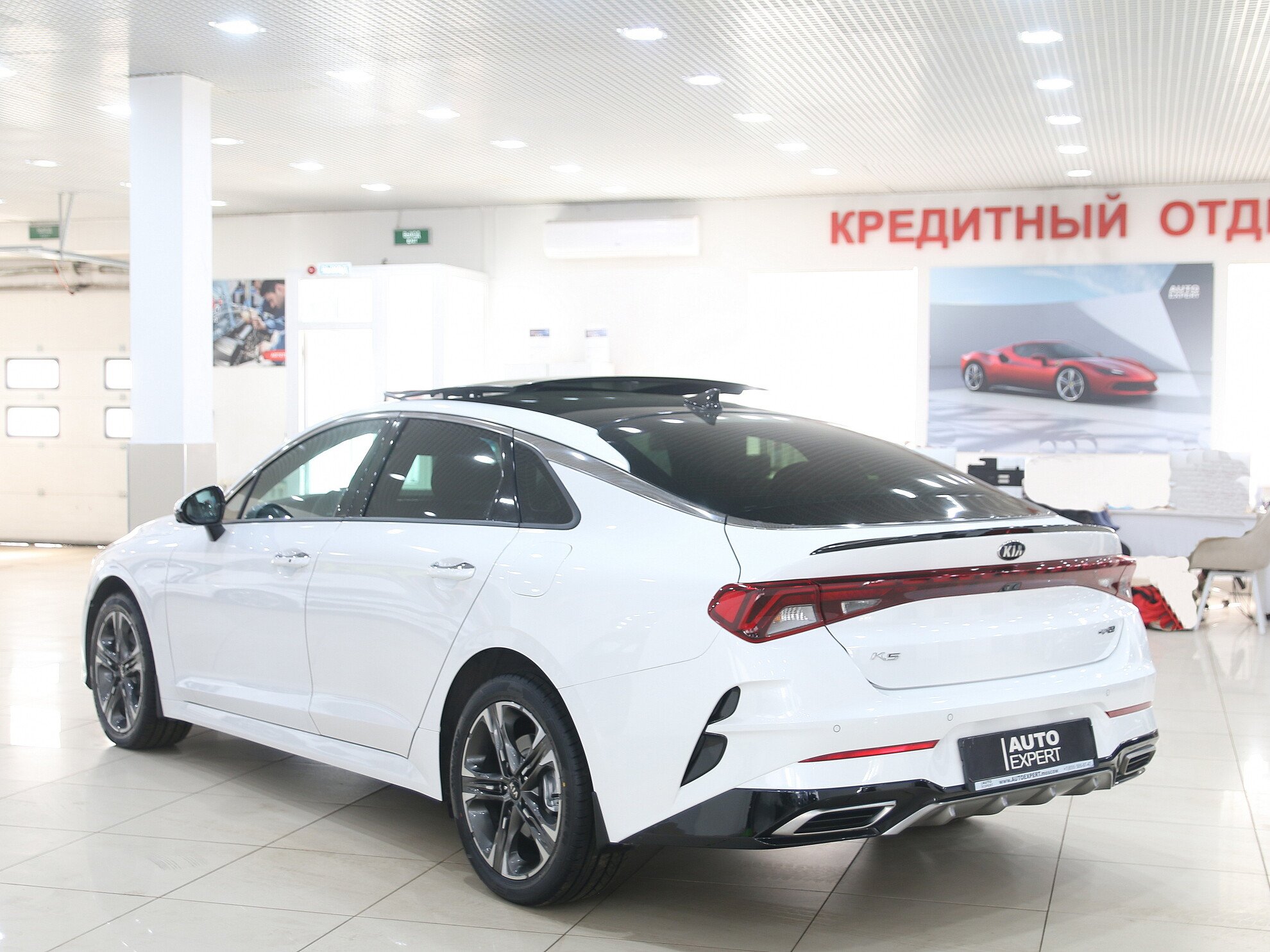 Купить Kia K5 2.5 АКПП, 2021 года, 28 000 км в автосалоне Auto Expert в  Москве (470702) - АвтоОтзовик