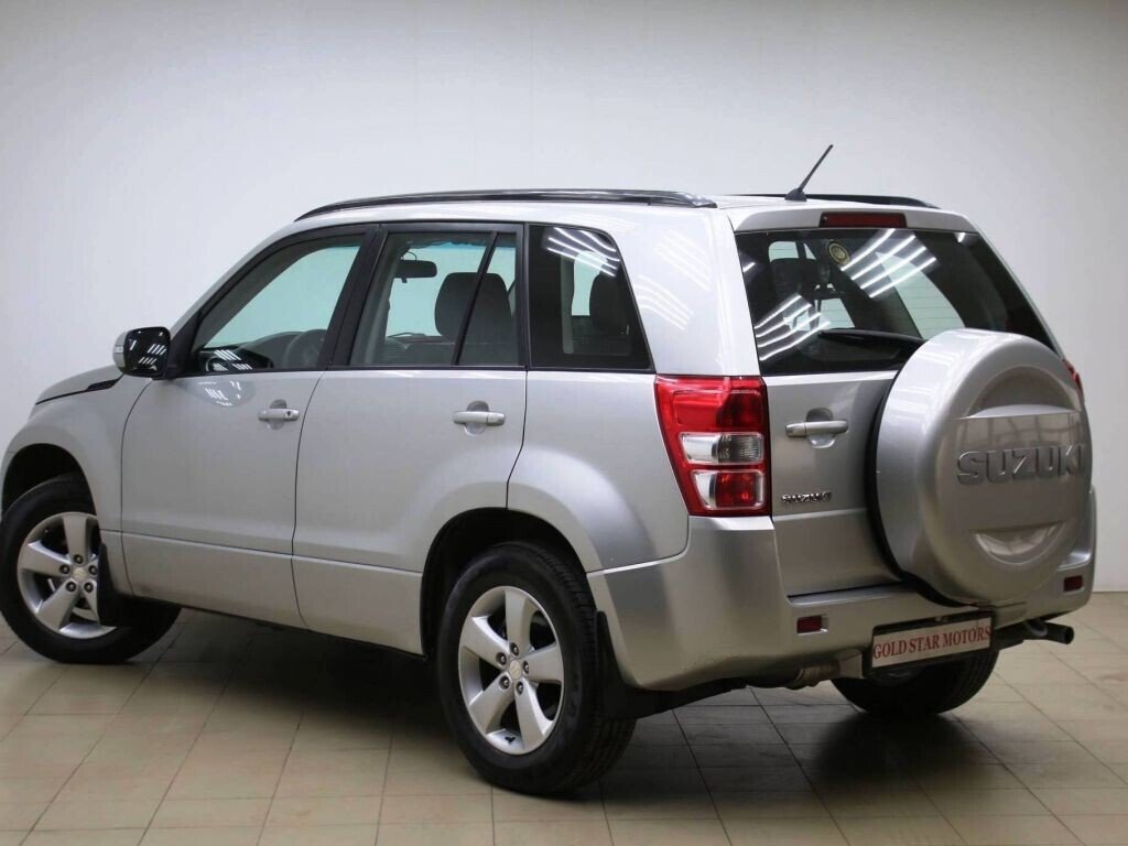 Купить Suzuki Grand Vitara 2.4 АКПП, 2008 года, 174 000 км в автосалоне  Gold Star в Москве (227605) - АвтоОтзовик