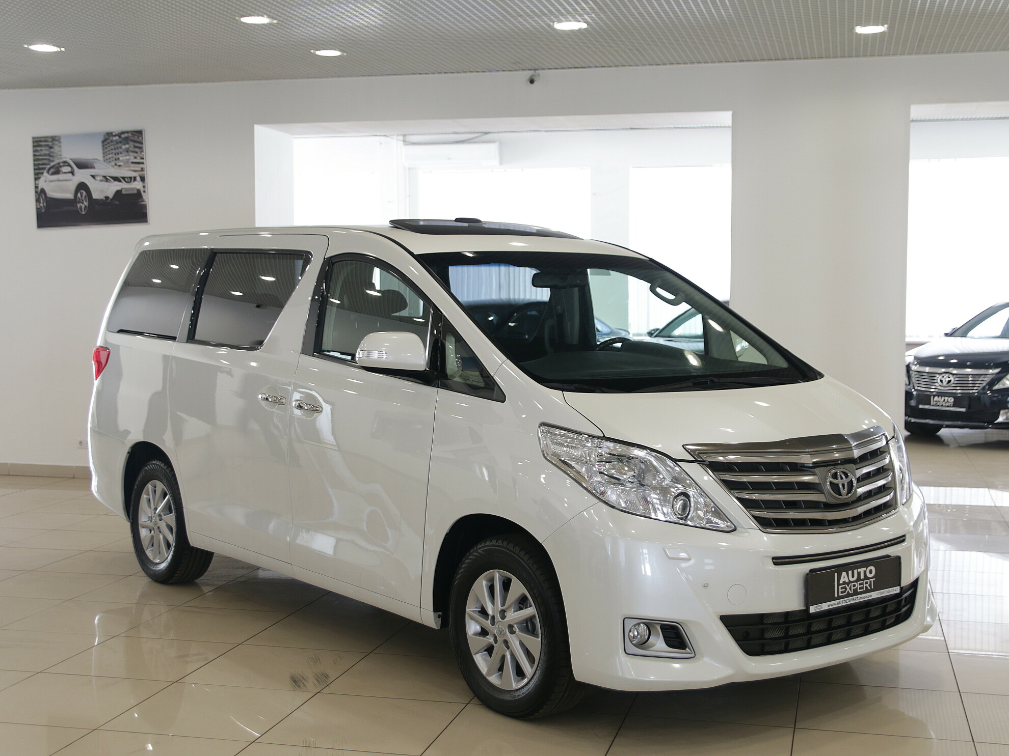 Toyota Alphard 2014. Тойота альфард 2013 года.