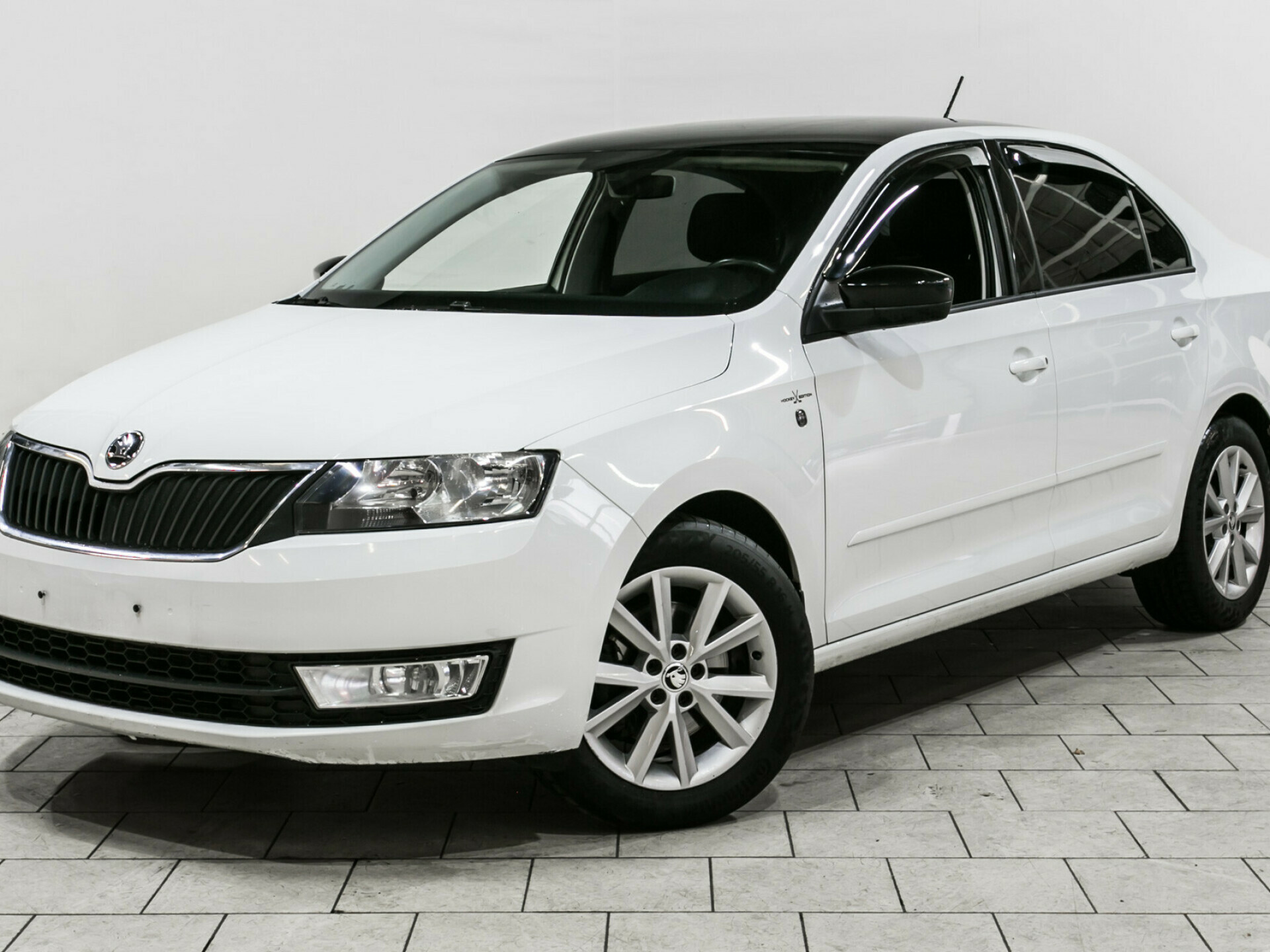 Размер шкода рапид 2016. Skoda Rapid 2016. Шкода Рапид 2016 белая. Шкода Рапид 2016. Шкода Рапид 2017 белый.