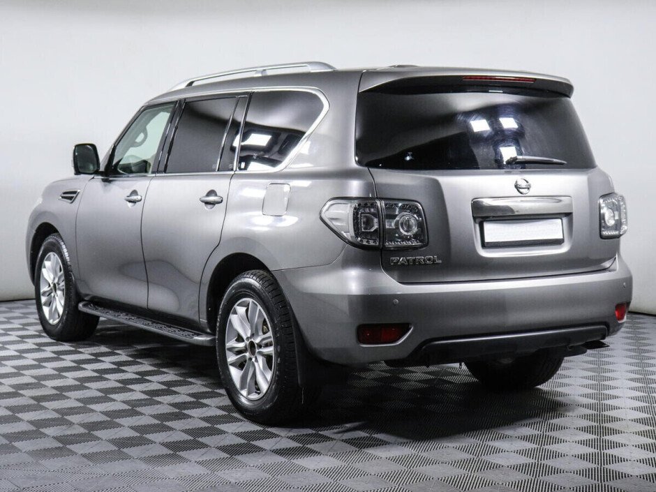 Nissan Patrol y62 2010