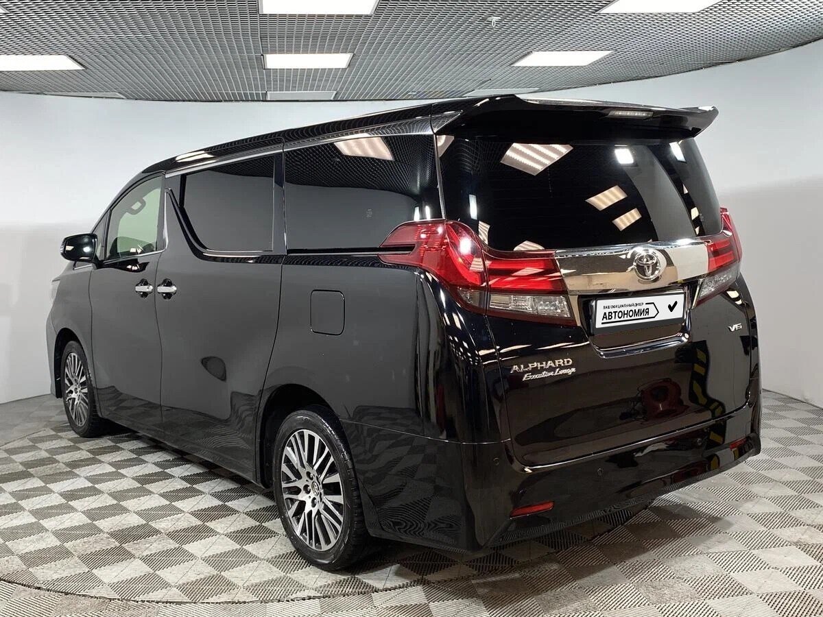 Toyota Alphard III. Toyota Alphard III 2016. Toyota Alphard Executive Lounge. Тойота альфард 2016 года фото.