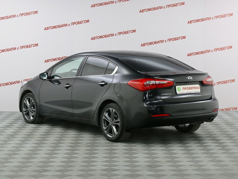 Черная Kia Cerato 2016