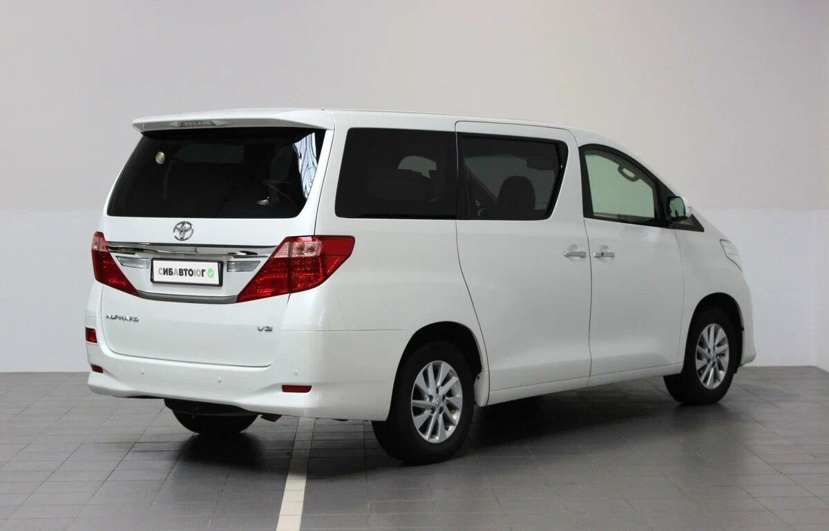 Toyota Alphard II