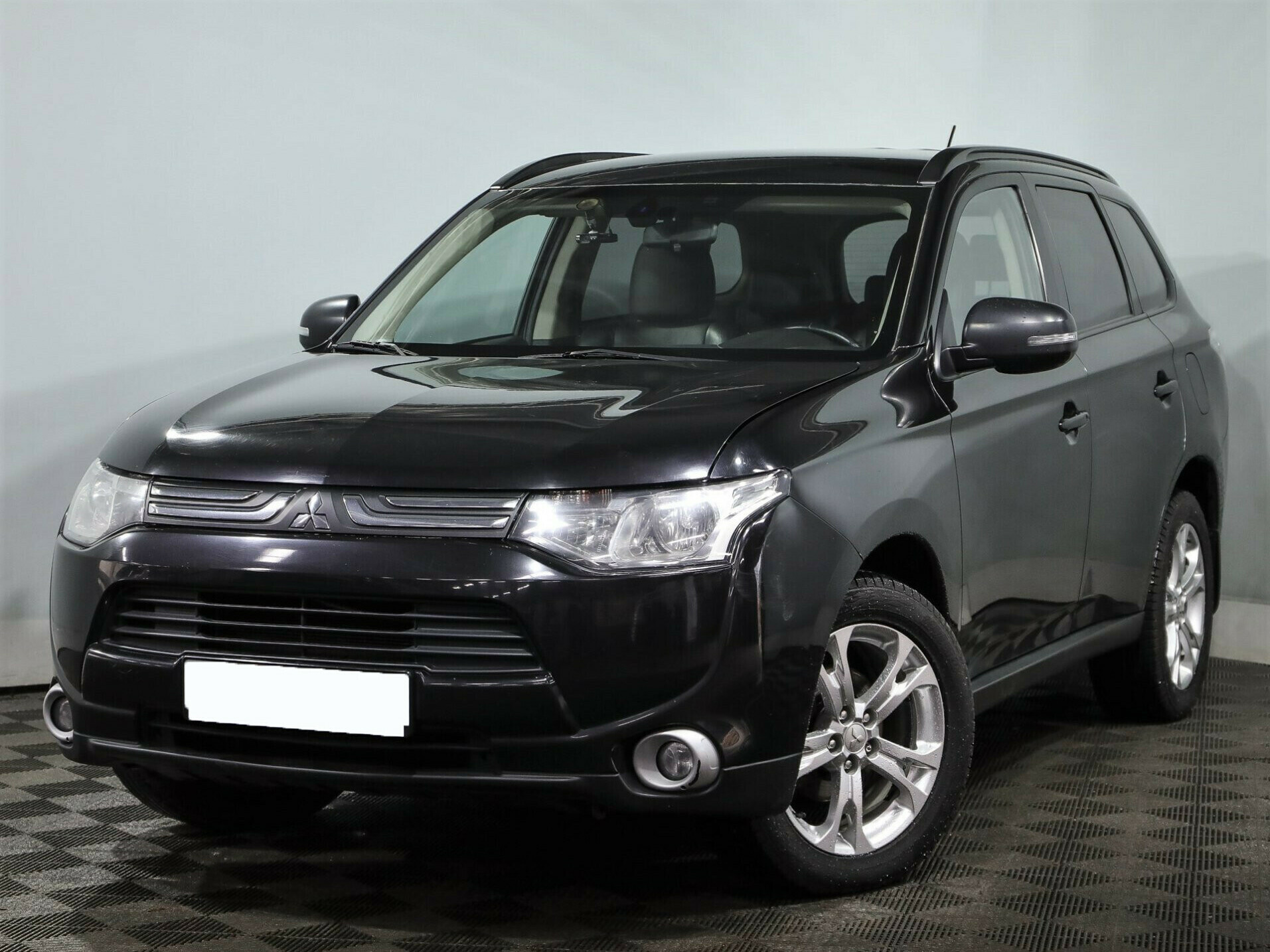 Отзыв аутлендер 2013. Mitsubishi Outlander 2013 черный. Митсубиси Аутлендер 2013 черный. Mitsubishi Outlander 2013. Outlander 2013 года.